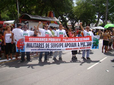 TODOS POR UM SÓ OBJETIVO